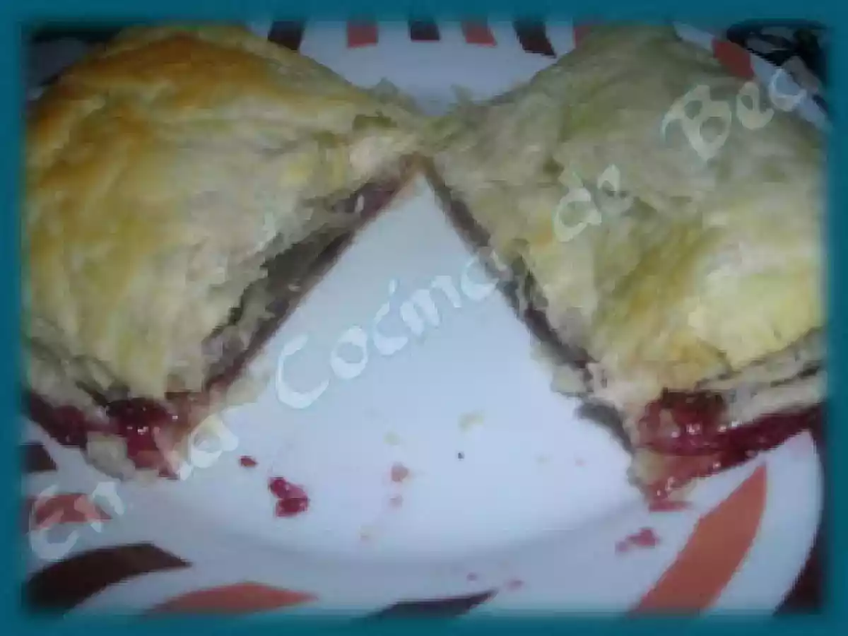 Hojaldre relleno de mermelada