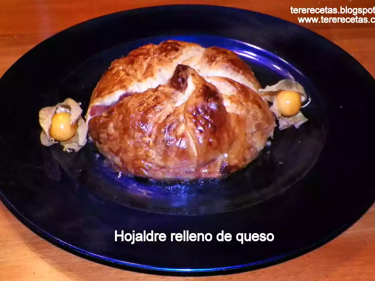 Hojaldre relleno de queso