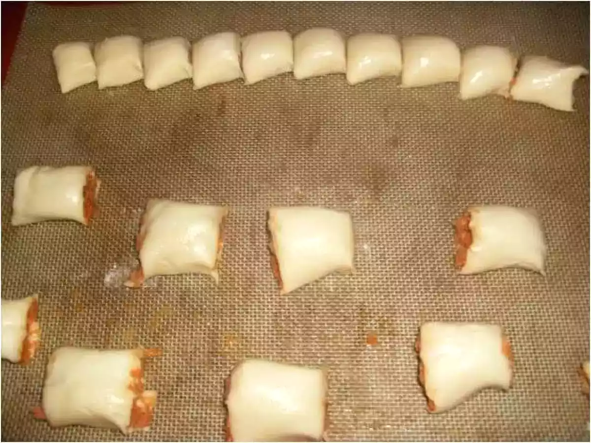 HOJALDRES DE ATUN CON TOMATE - foto 6