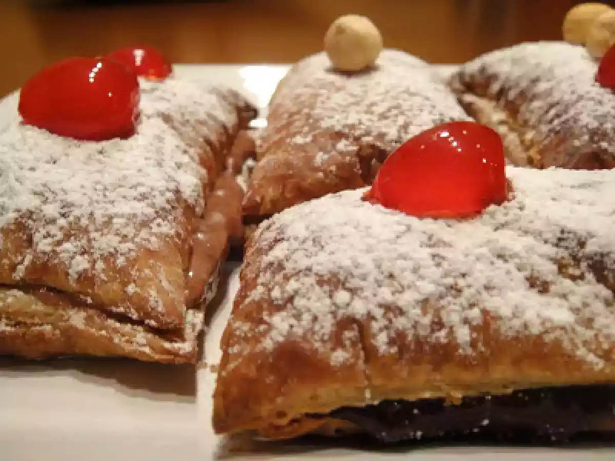 Hojaldres de crema de chocolate y avellanas con queso quark