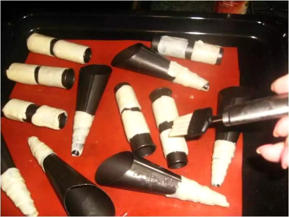 HOJALDRES DE MORCILLA Y SOBRASADA - foto 2