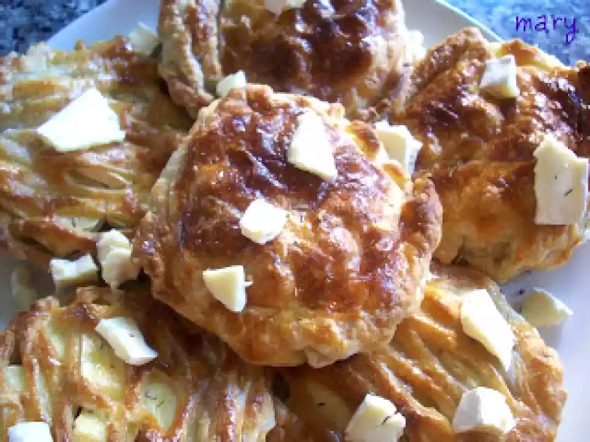 Hojaldres de queso brie y cebolla caramelizada - foto 2