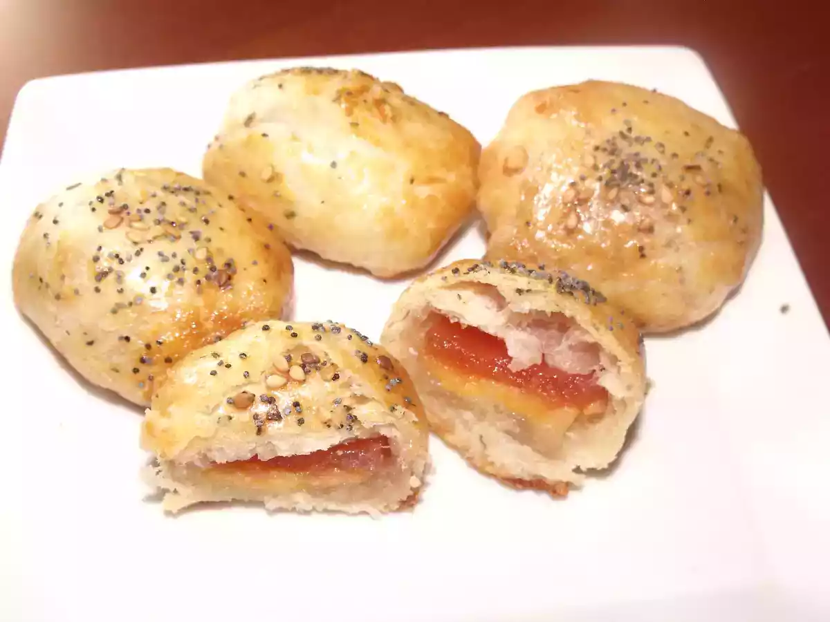 Hojaldres de queso de cabra y membrillo