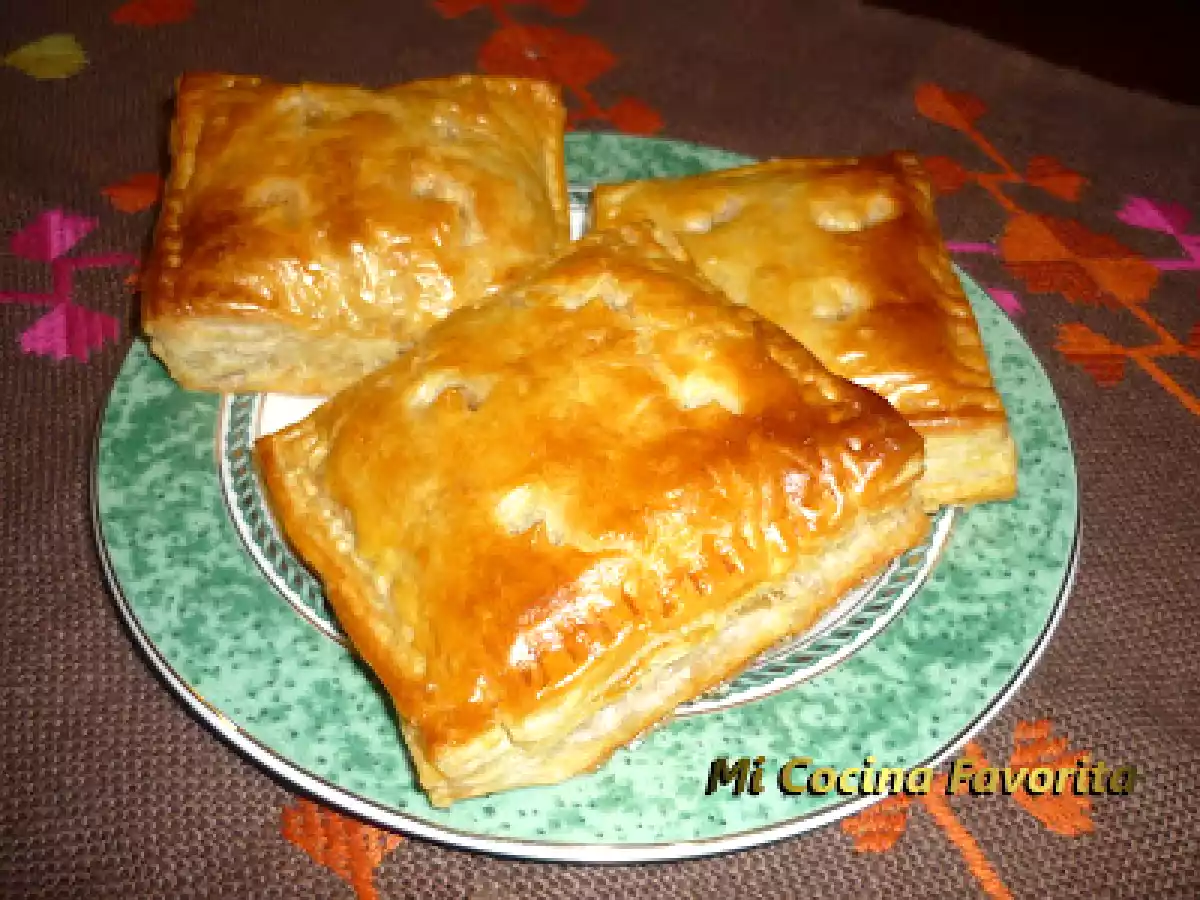 Hojaldres rellenos de manzana