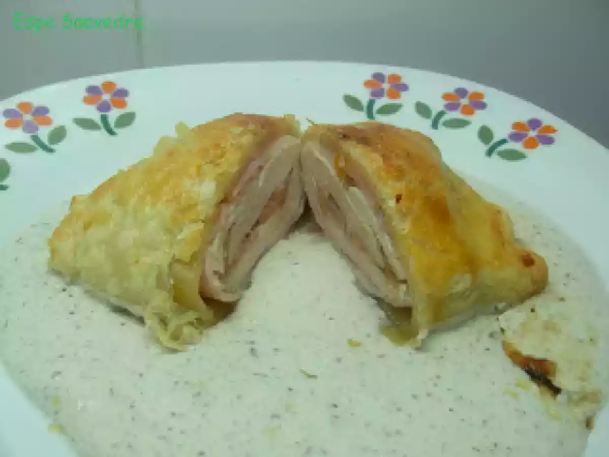 Hojaldres rellenos de pechuga sorpresa