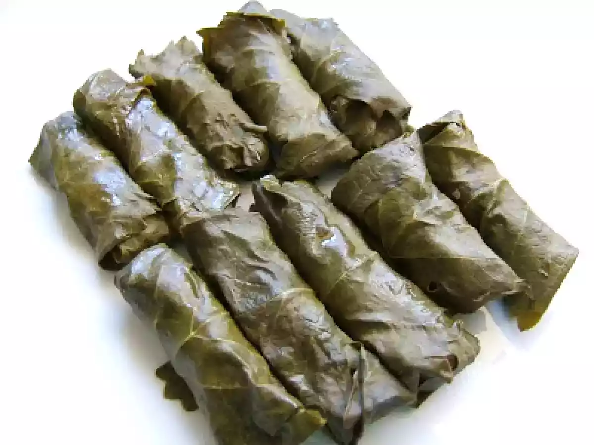HOJAS DE PARRA RELLENAS - STUFFED GRAPE VINE LEAVES (DOLMAS) - foto 2