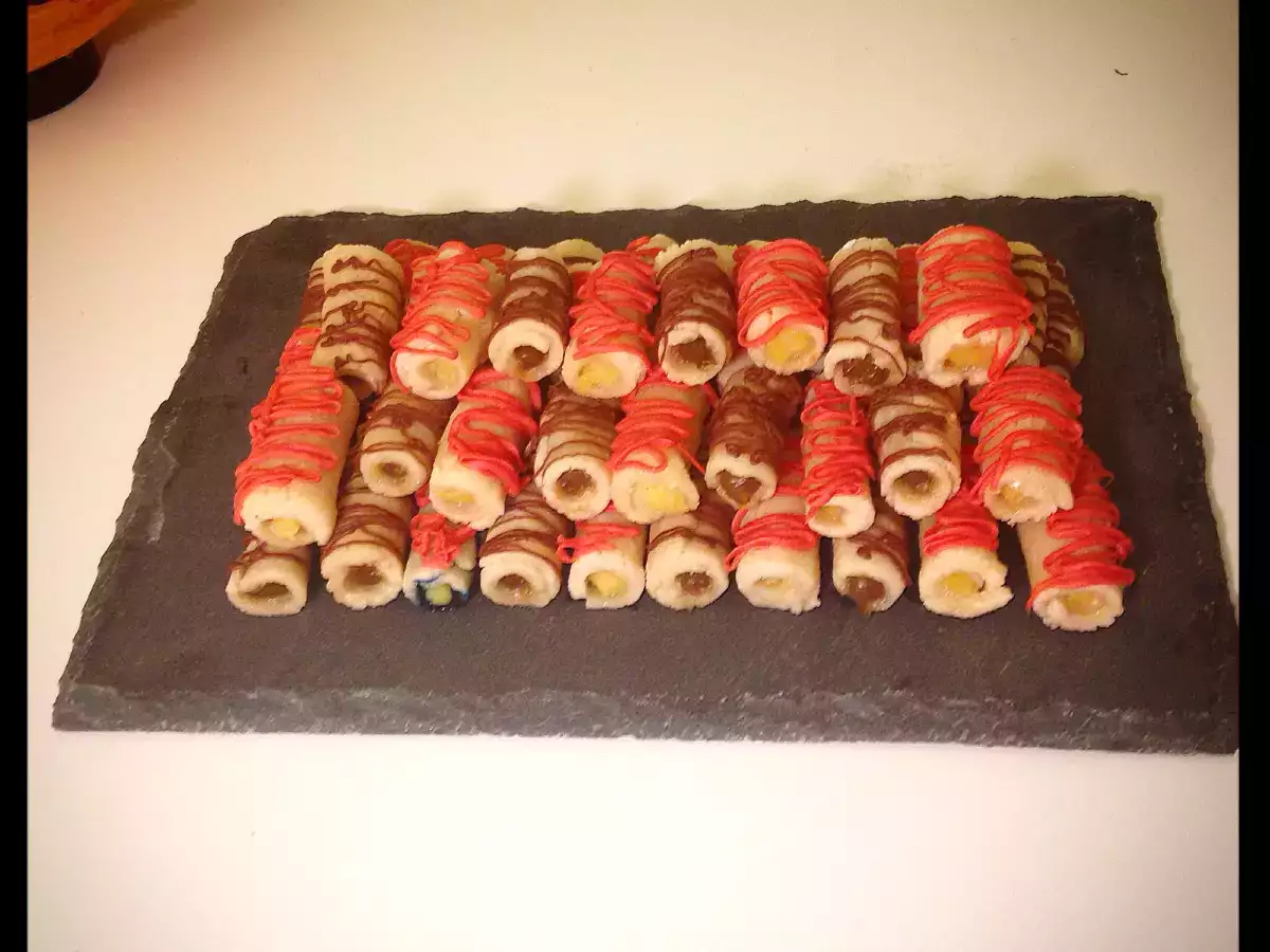 Huesos de santo de crema y café