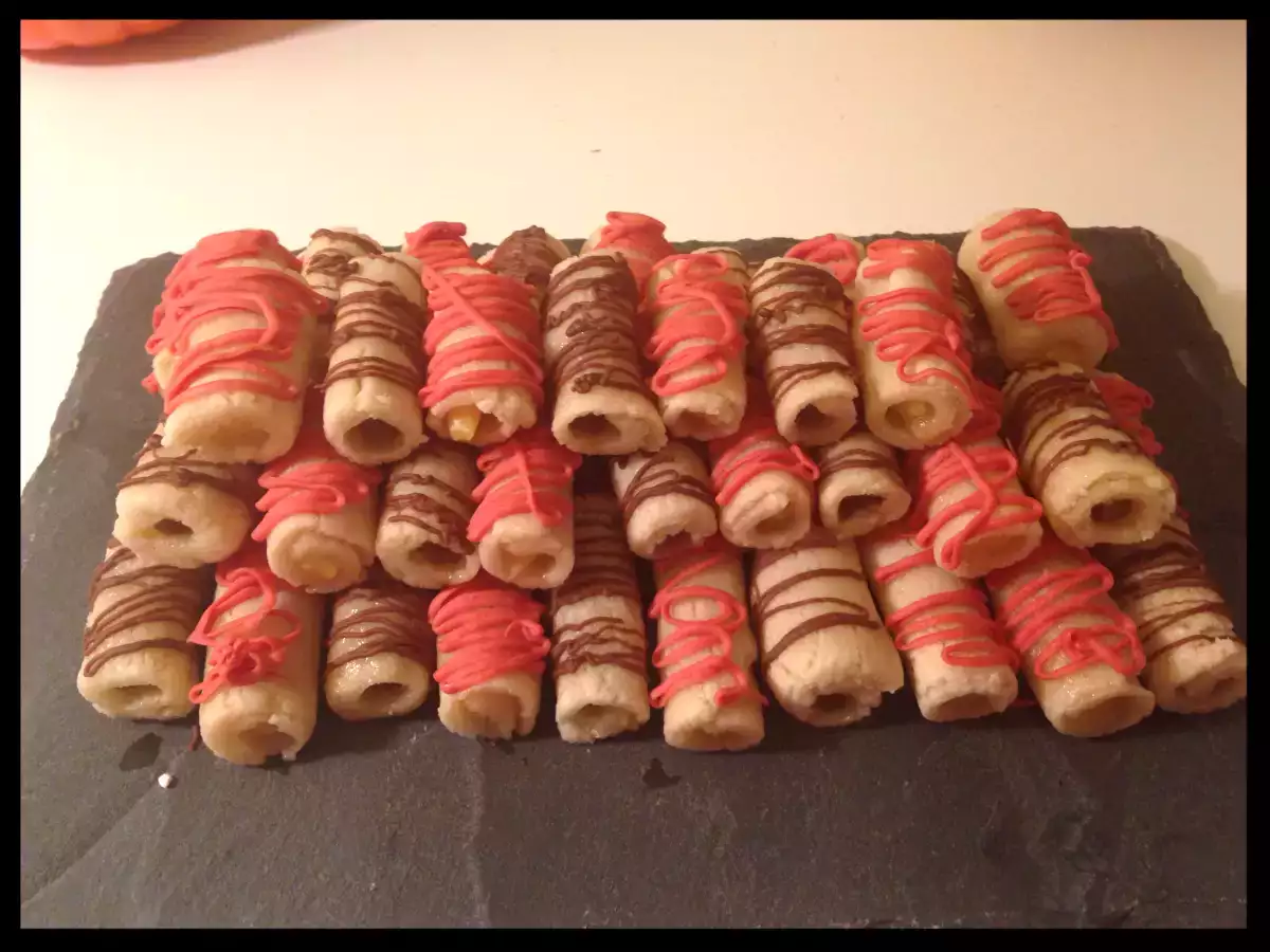 Huesos de santo de crema y café - foto 2