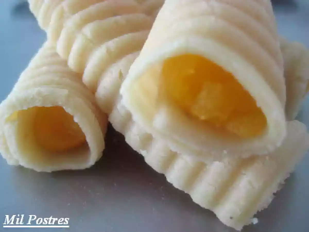 Huesos de Santo tradicionales