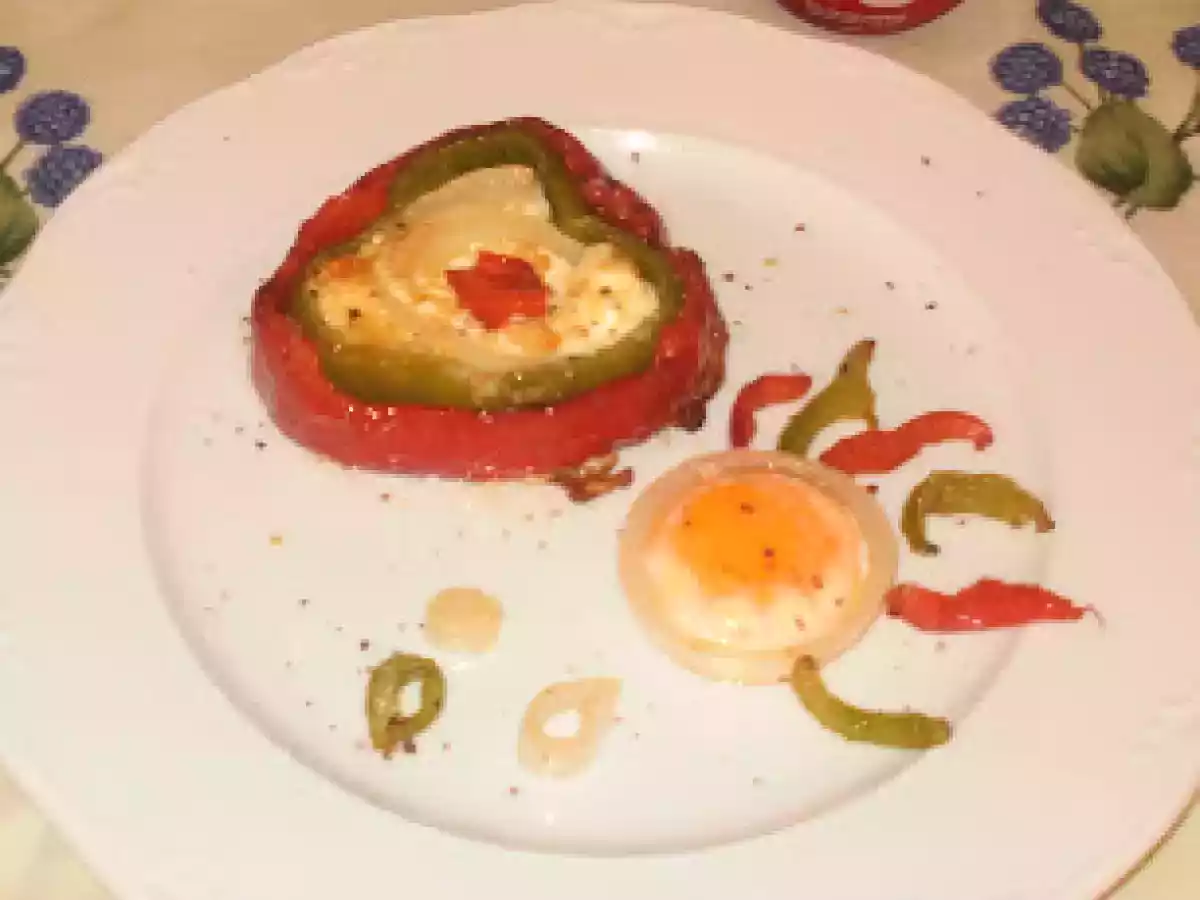 Huevo frito con pimientos y cebolla - foto 5