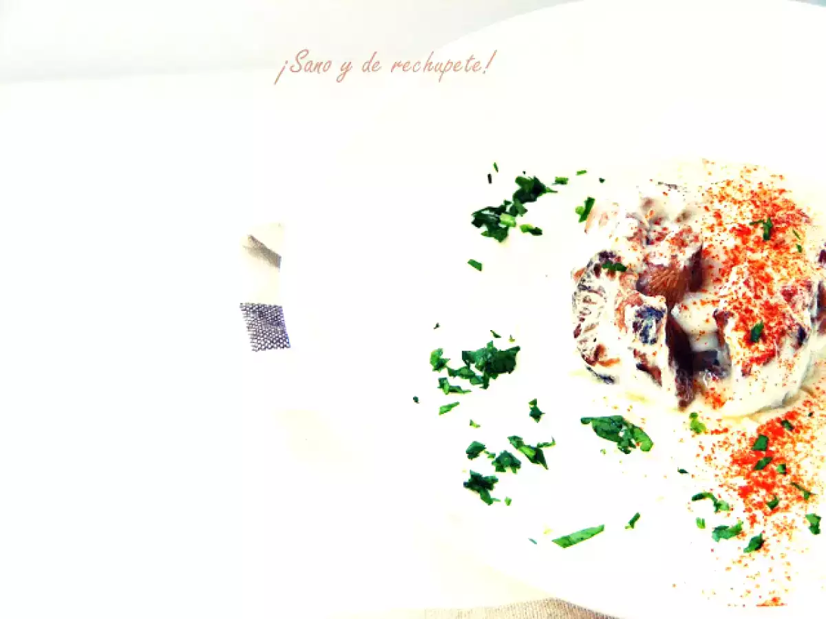 Huevo poché relleno de rebozuelos a la florentina