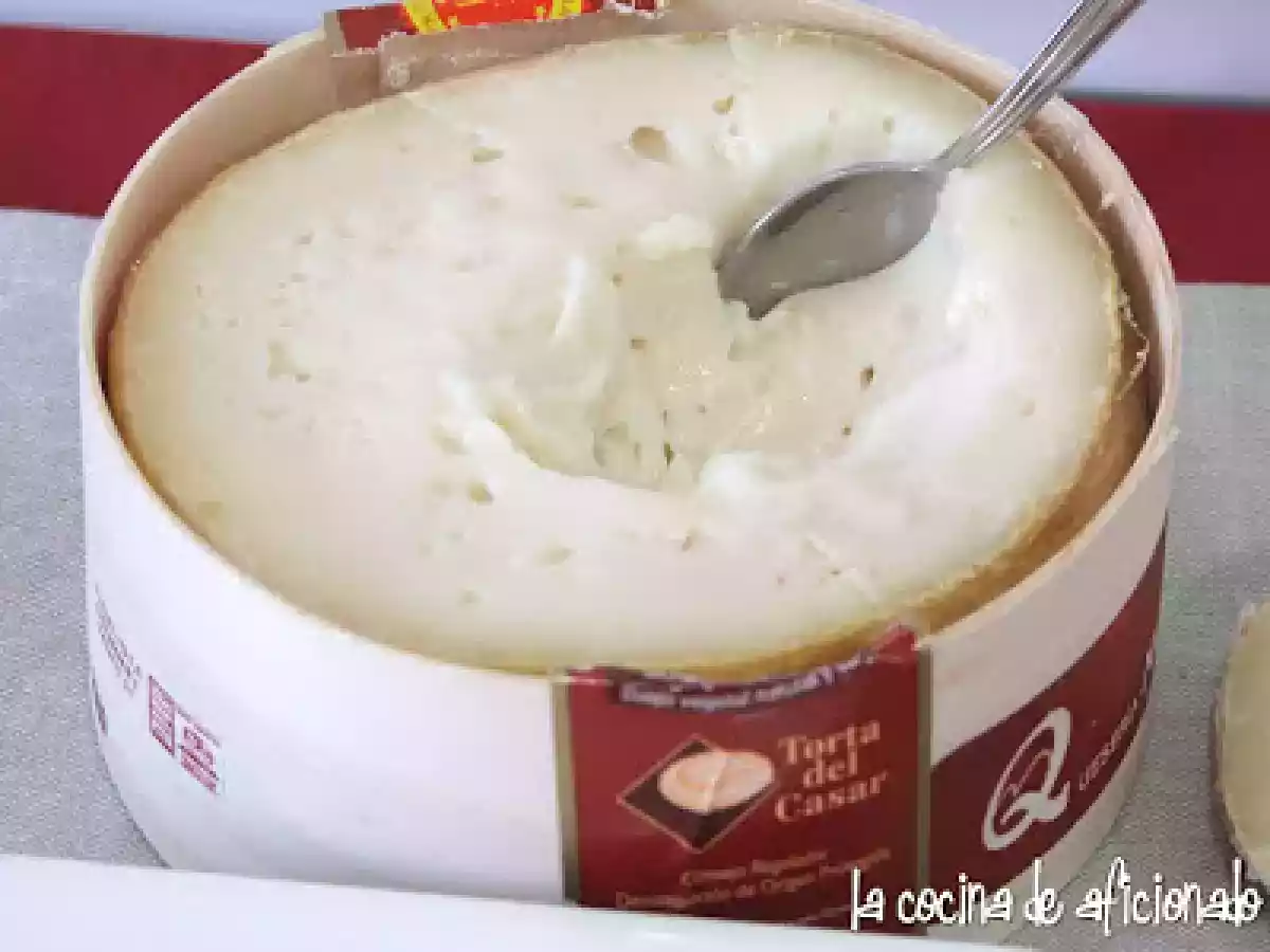 Huevos al plato con sobrasada y Torta del Casar - foto 2