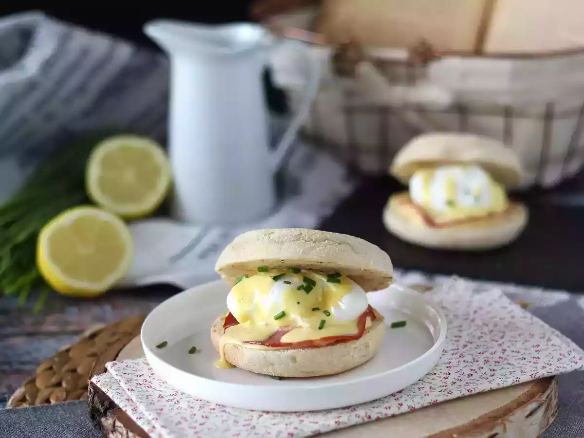 Huevos benedictinos fáciles: ¡la receta imprescindible para un brunch perfecto! - foto 2