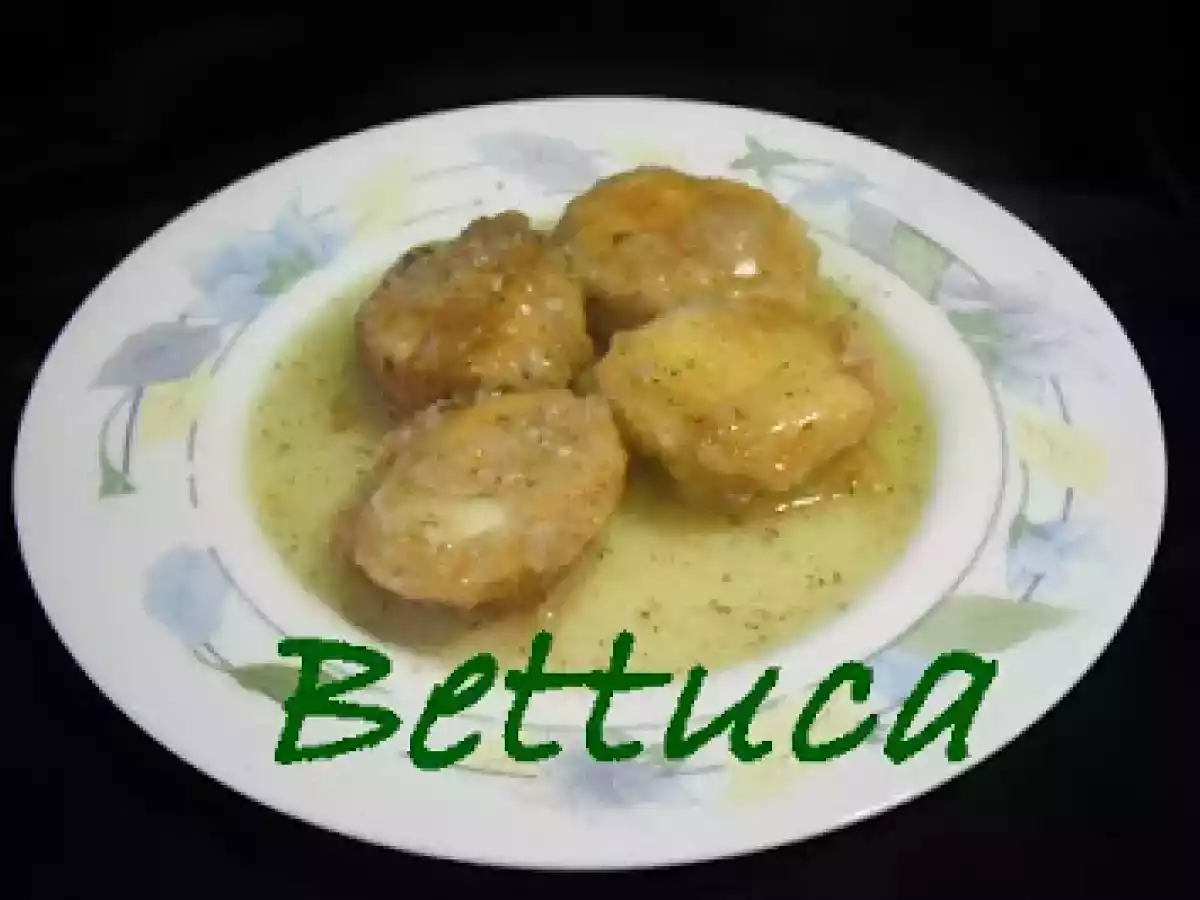 Huevos cocidos en salsa verde