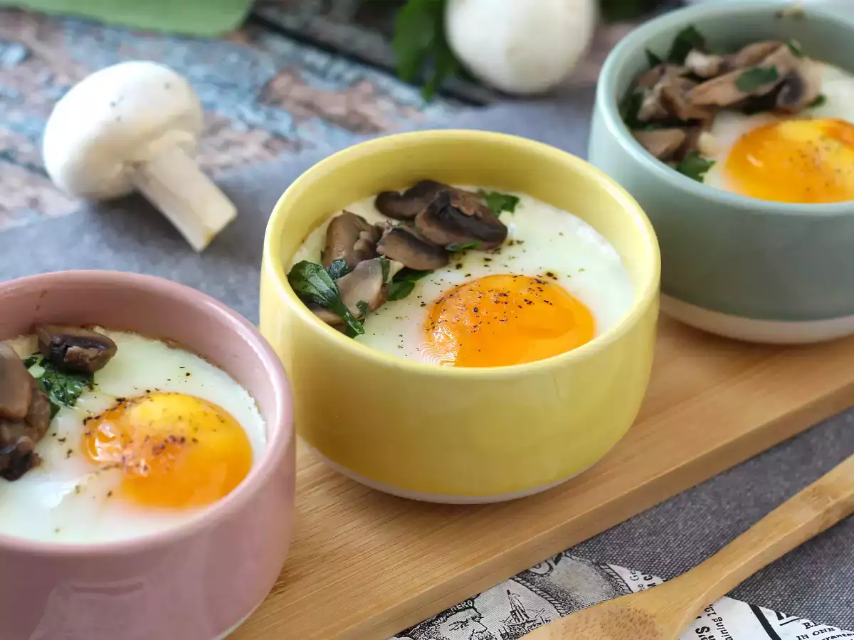 Huevos cremosos al horno con champiñones: una receta rápida y reconfortante