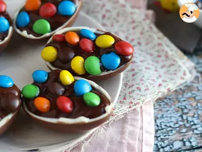 Huevos de Pascua rellenos de crema de chocolate y M&M's - foto 2
