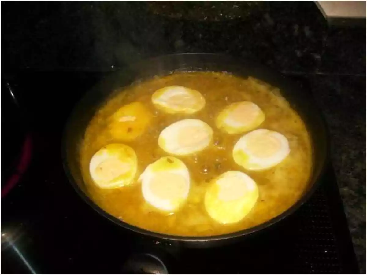 HUEVOS DUROS EN SALSA - foto 9