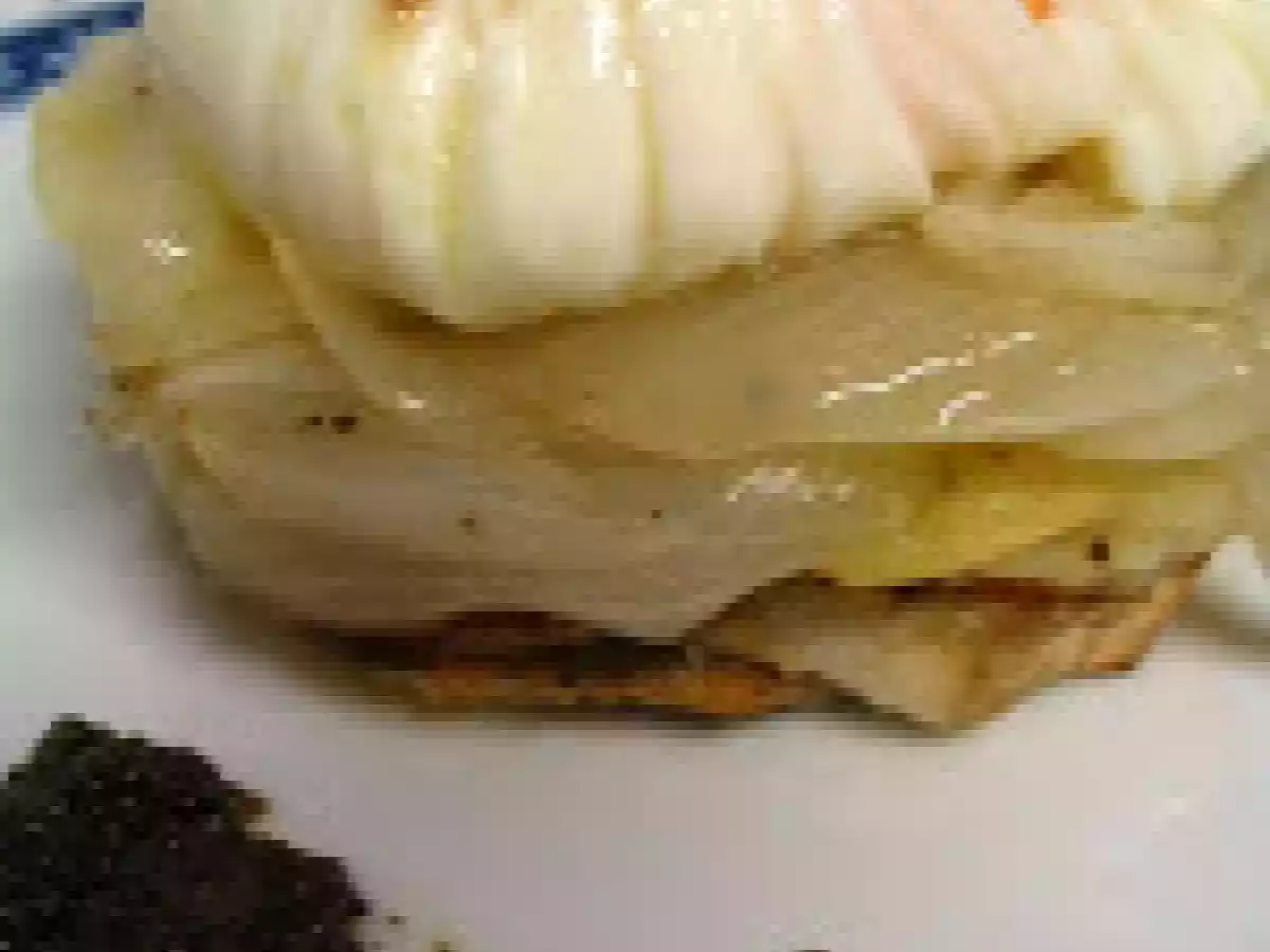 HUEVOS ESCALFADOS CON AROMA DE AJOS Y SALSA TARTUFADA - foto 2