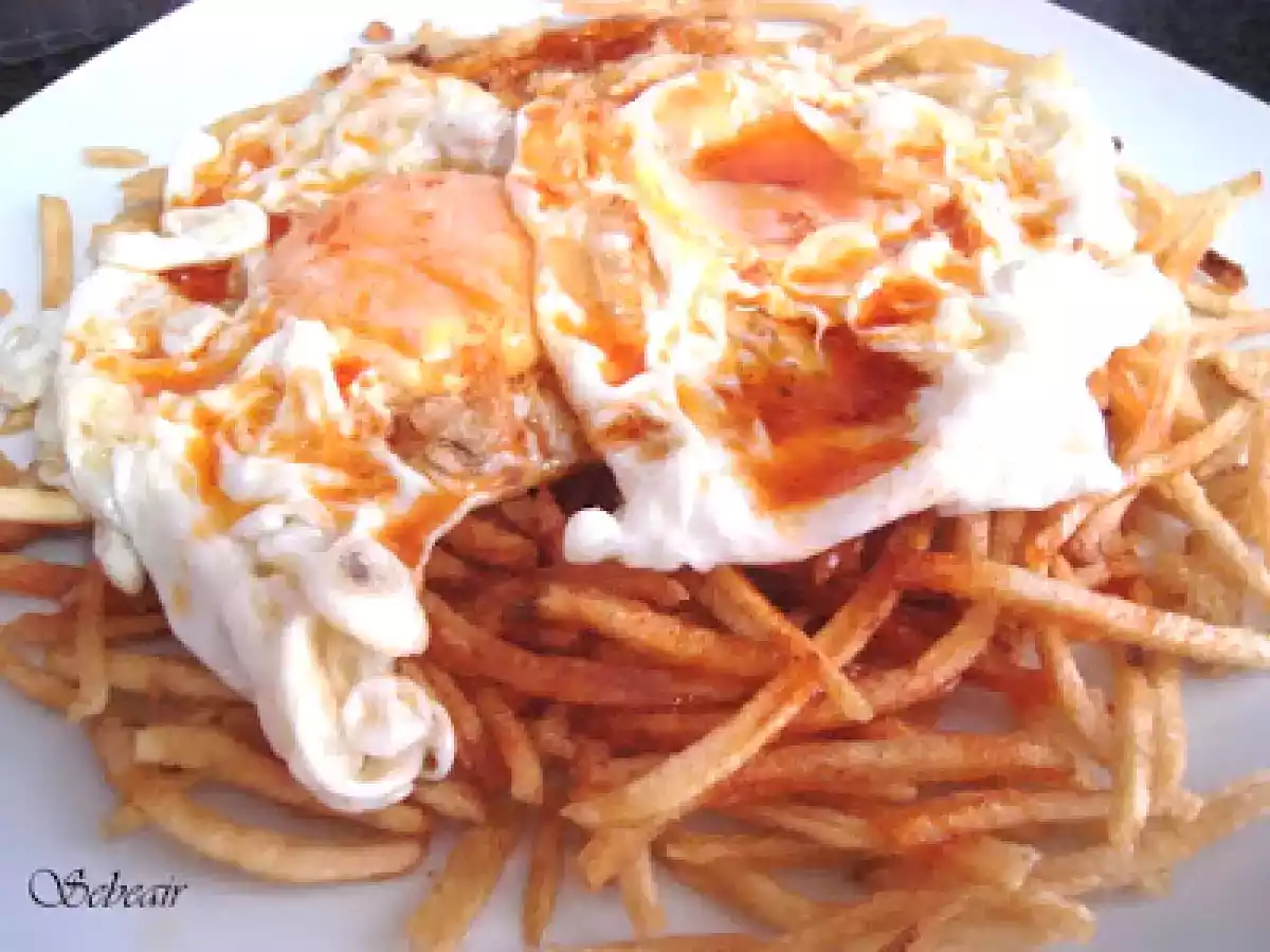 Huevos fritos estrellados cabreados (tradicional) + Santo Reino
