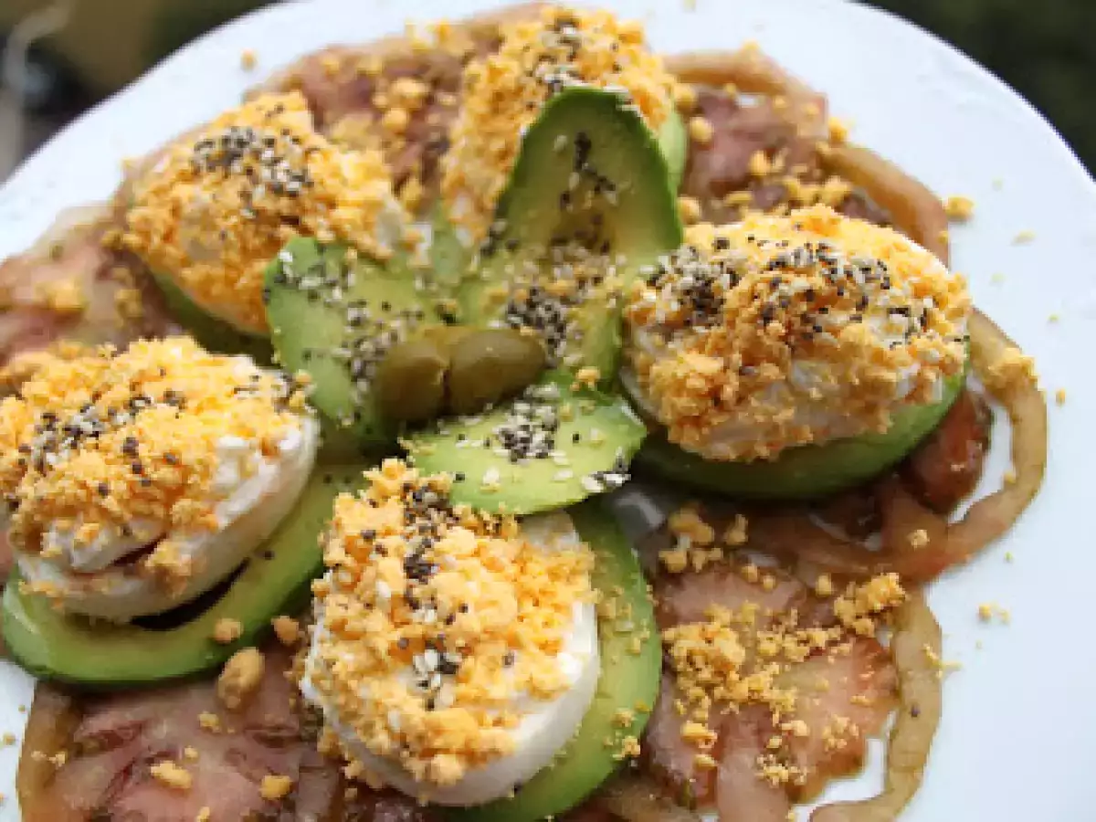 Huevos rellenos con salsonesa - foto 4