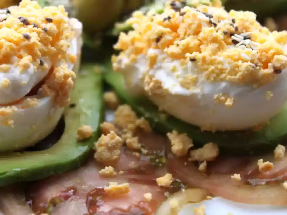 Huevos rellenos con salsonesa - foto 5