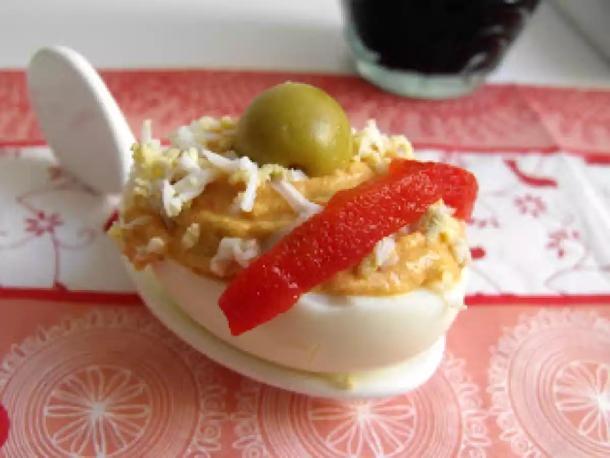 Huevos rellenos de atún con pimientos - foto 5