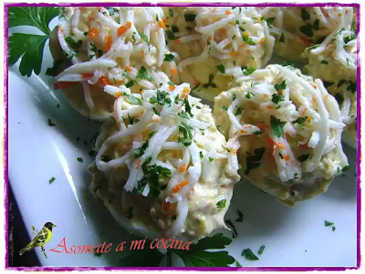Huevos rellenos de atún y surimi rallado - foto 2