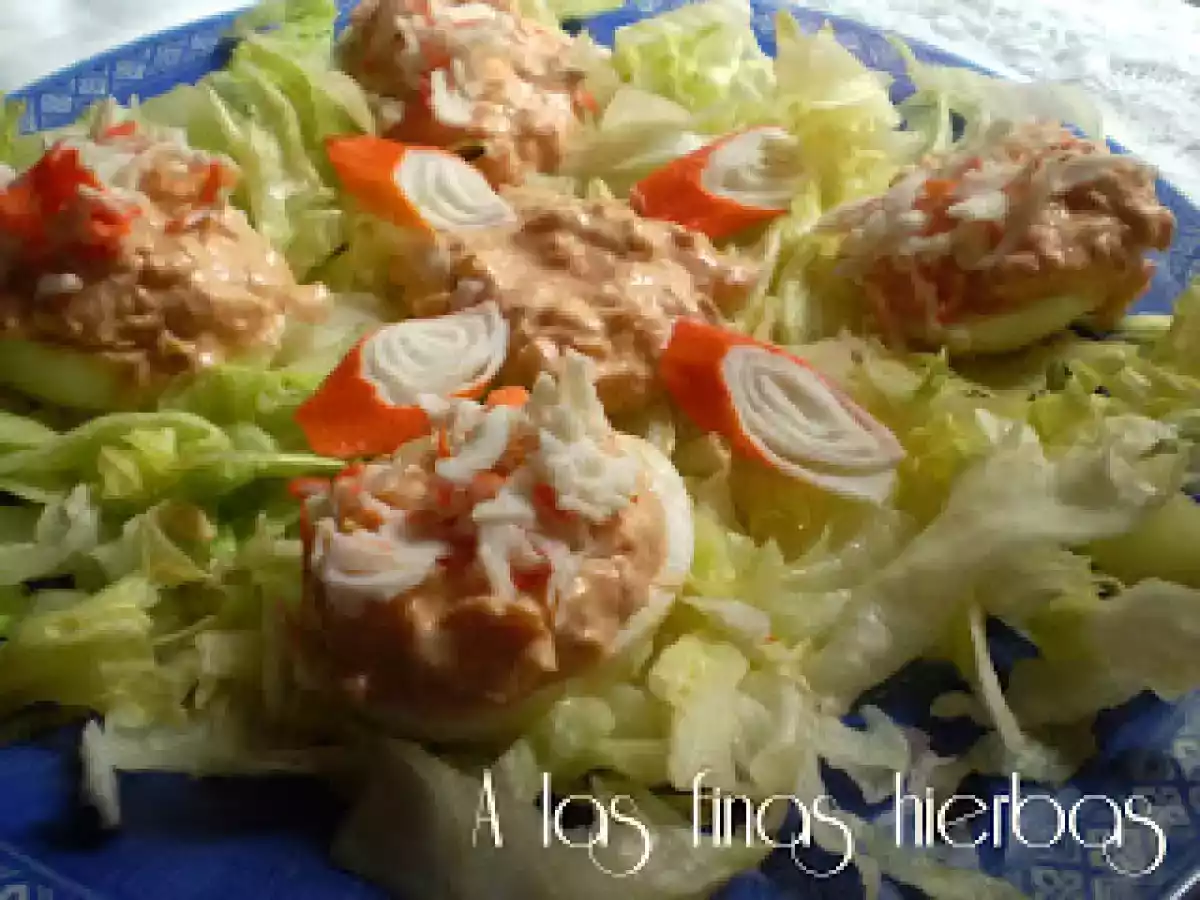 Huevos rellenos de merluza