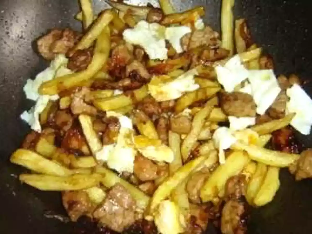 HUEVOS ROTOS CON SOLOMILLO AL PEDRO XIMENEZ