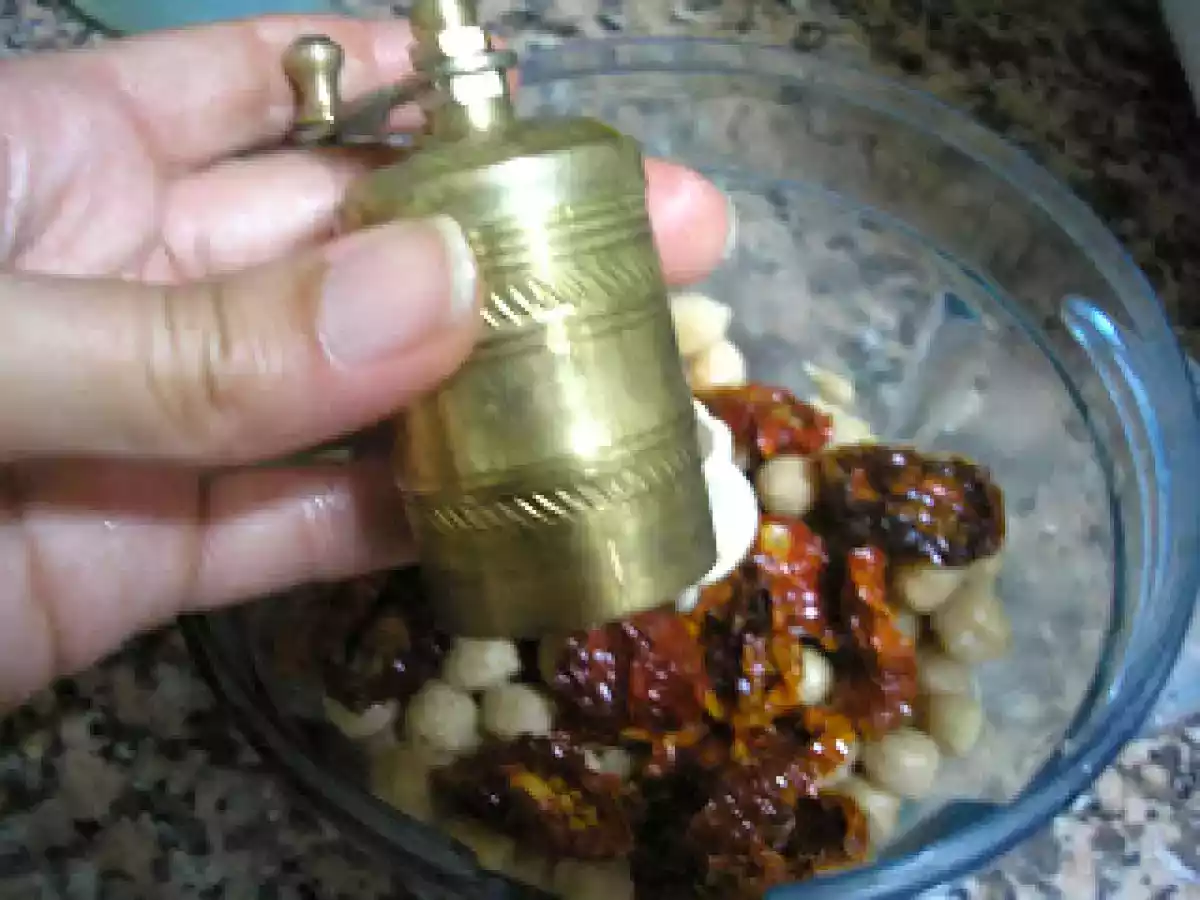 HUMMUS CON TOMATES SECOS - foto 2