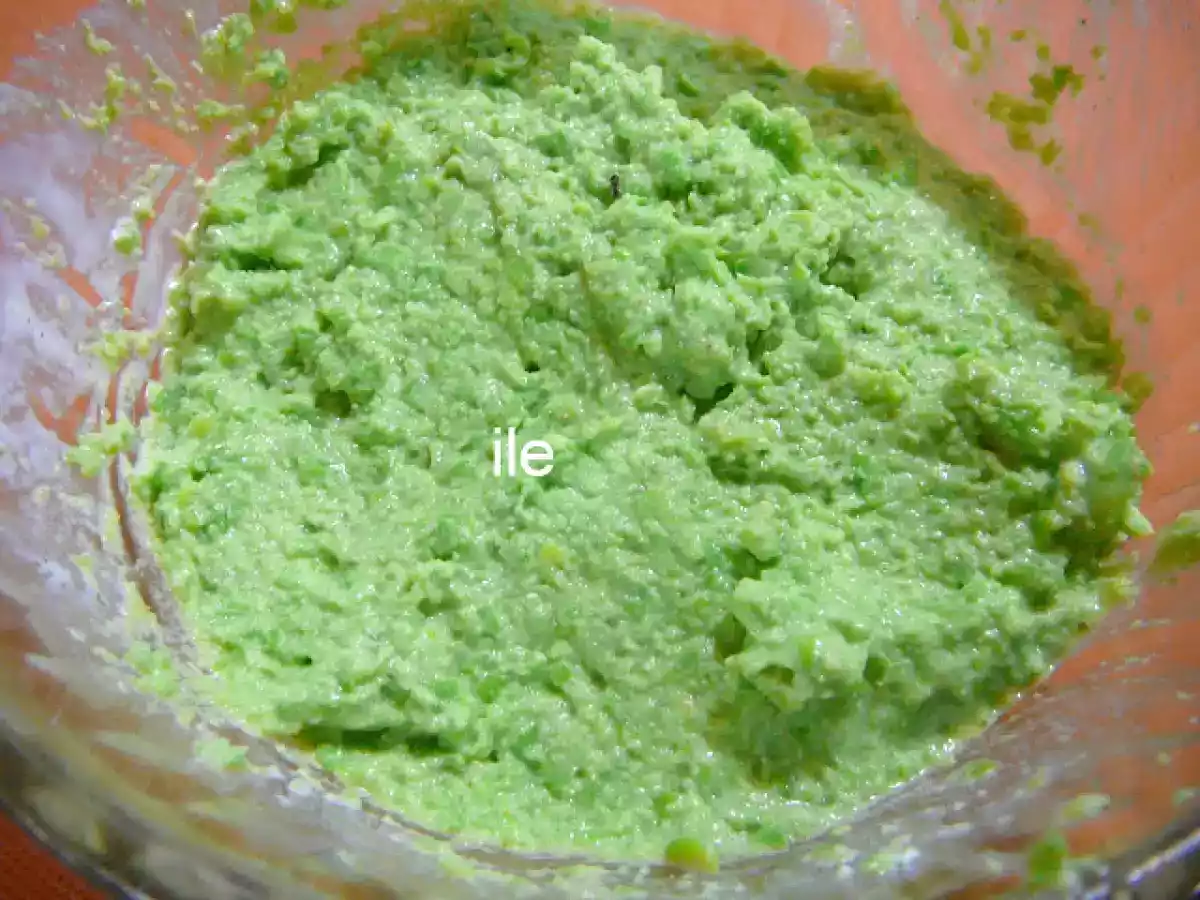 Hummus de arvejas o guisantes frescos