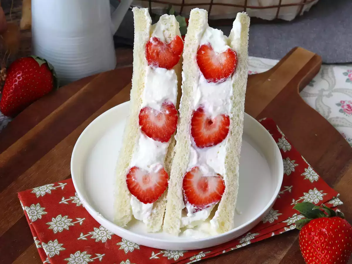 Ichigo sando, el sándwich japonés de fresas - foto 4