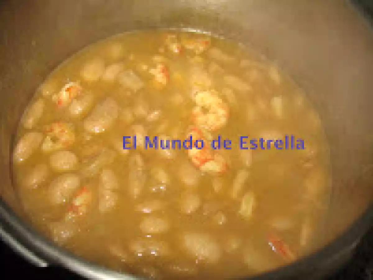 Judias blancas con choco y langostinos - foto 3
