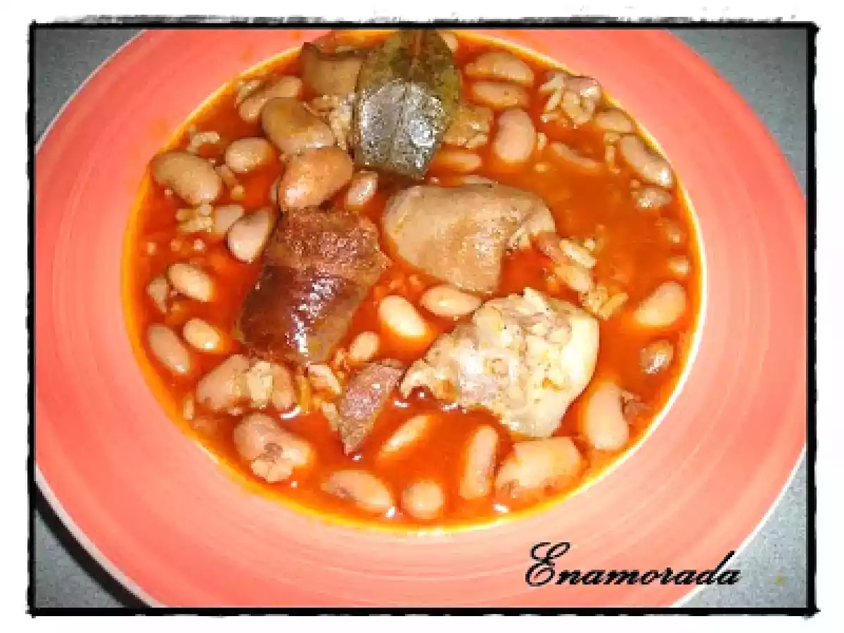 Judías canela con arroz y careta