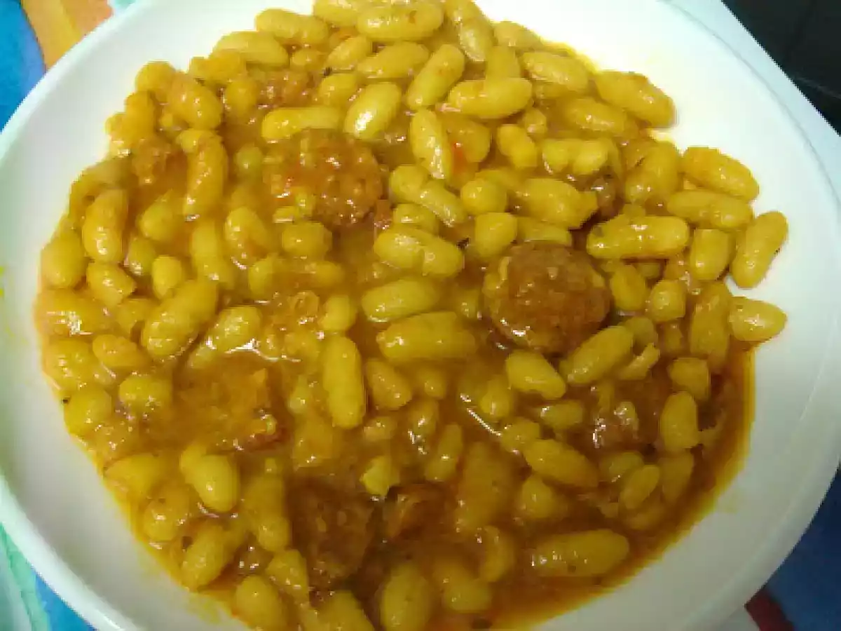 JUDIAS CON CHORIZO - foto 2