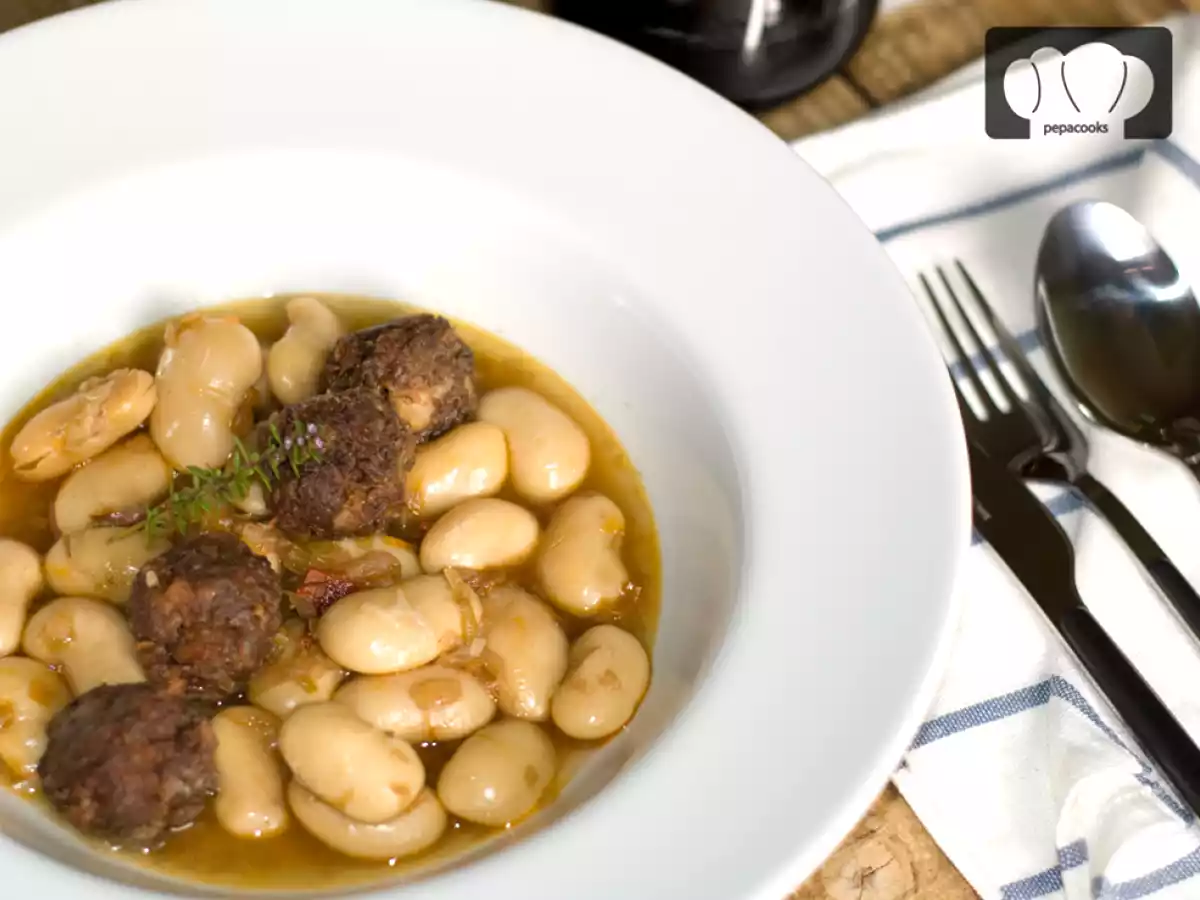 Judías de la granja con albóndigas de rabo de toro. Receta - foto 2