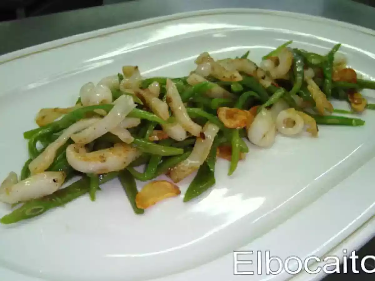 Judías verdes al ajillo y tiras de choco a la parrilla (Emilio Almagro)