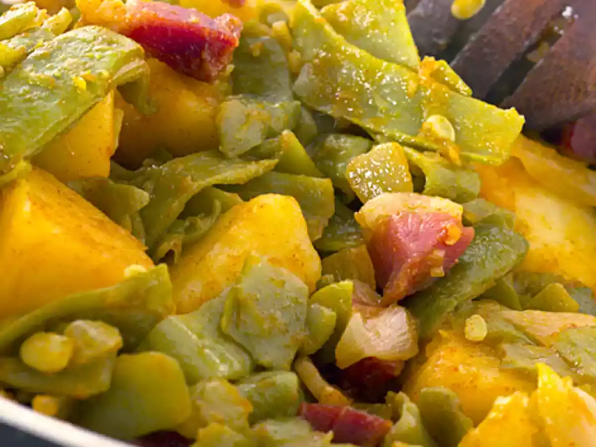 Judias verdes con jamón al ajoarriero