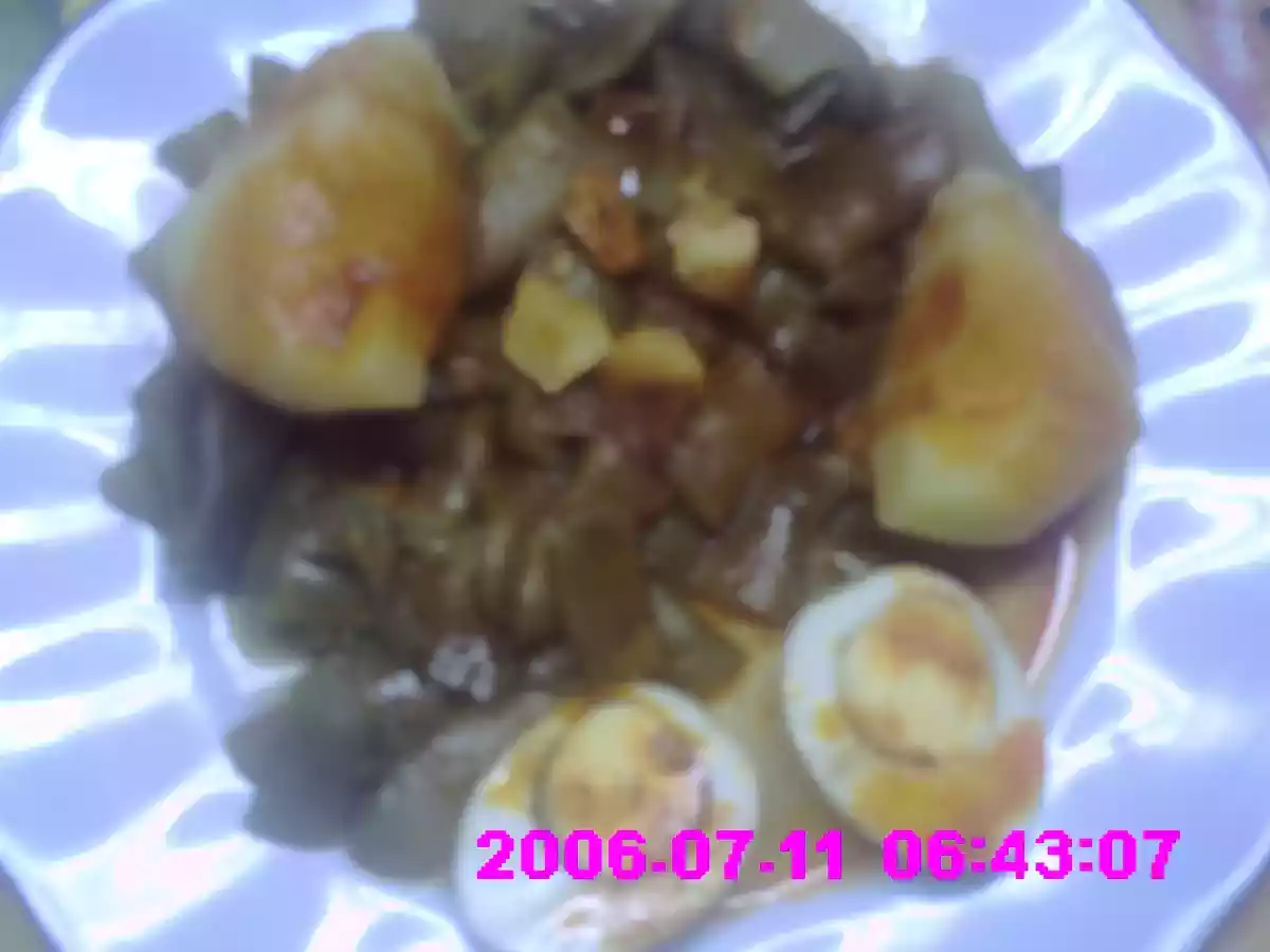 Judias verdes con sofrito de pimenton, patatas y huevos cocidos