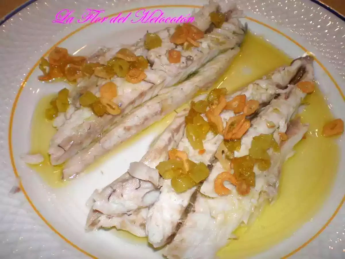 Jurel con sofrito de ajos y guindillas