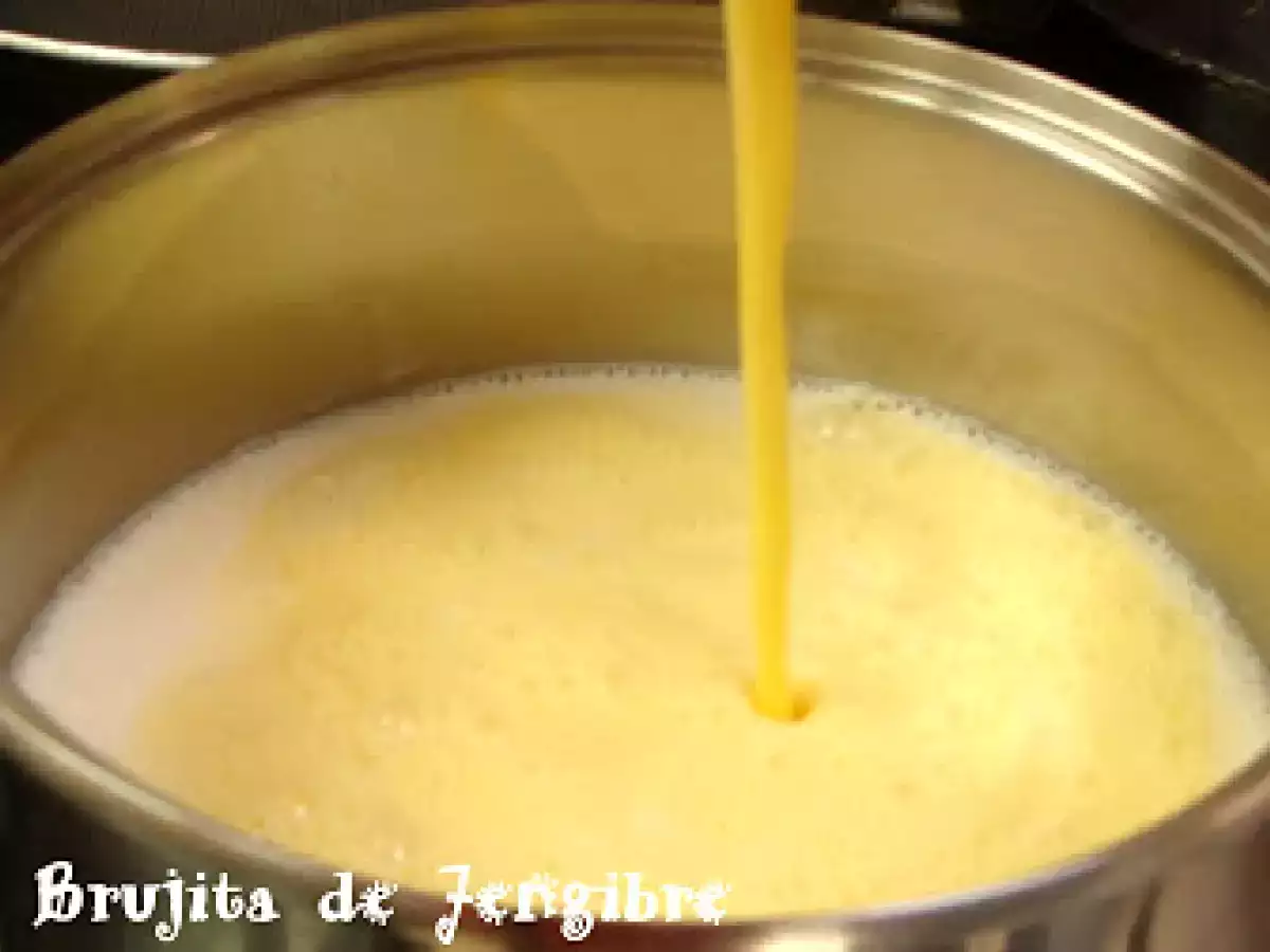 KUCHEN ALEMAN DE FRUTILLAS O FRAMBUESAS Y DURAZNOS.. - foto 5