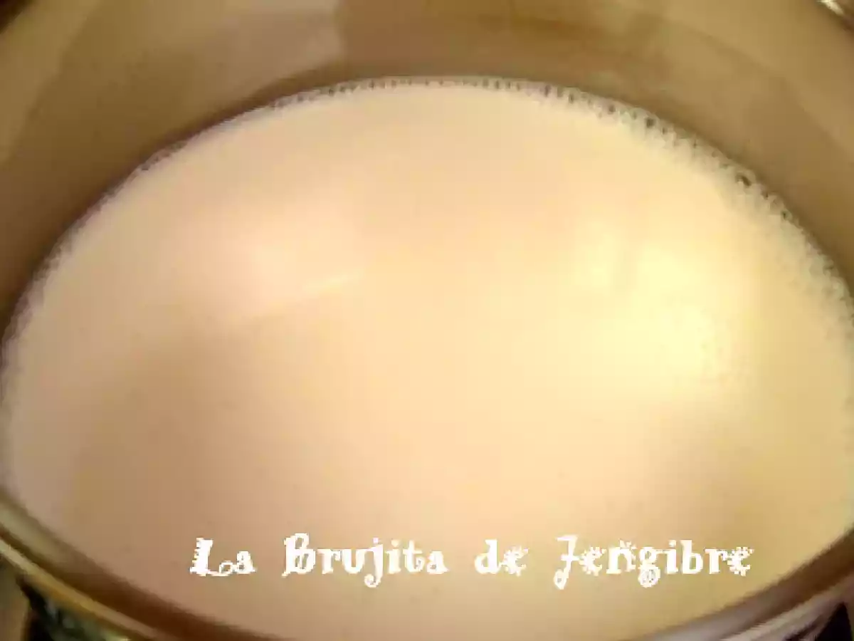 KUCHEN ALEMAN DE FRUTILLAS O FRAMBUESAS Y DURAZNOS.. - foto 7