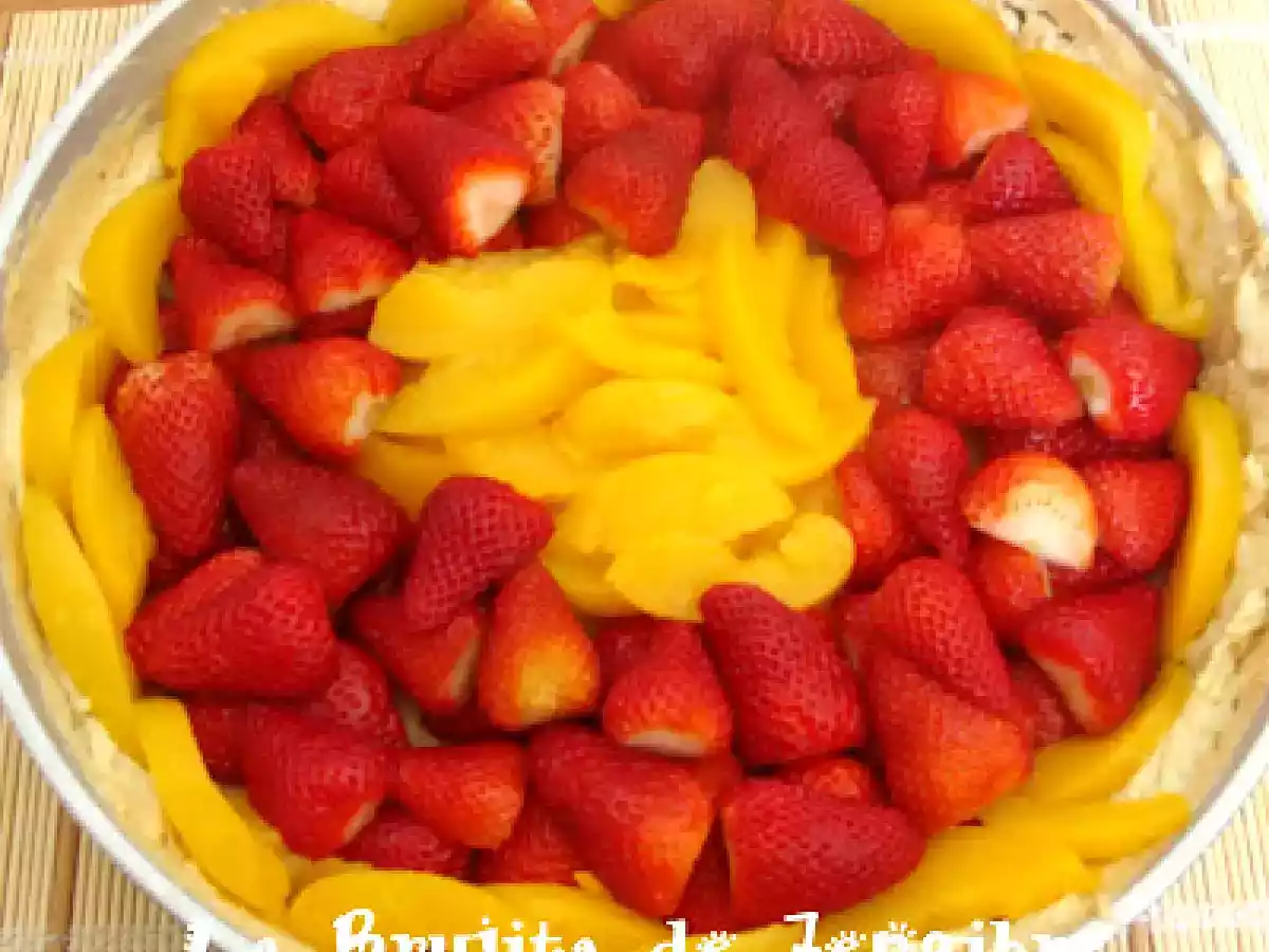 KUCHEN ALEMAN DE FRUTILLAS O FRAMBUESAS Y DURAZNOS.. - foto 9