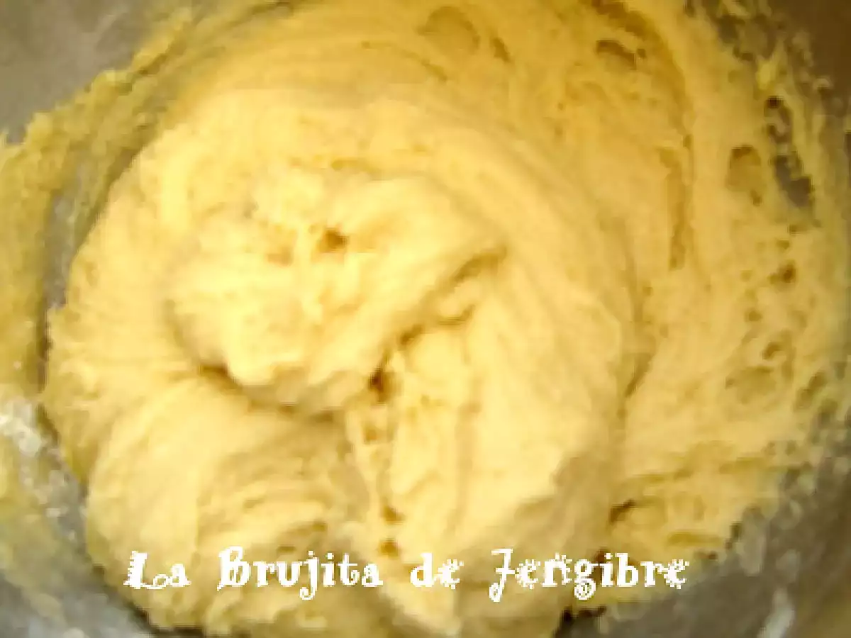 KUCHEN ALEMAN DE FRUTILLAS O FRAMBUESAS Y DURAZNOS.. - foto 11