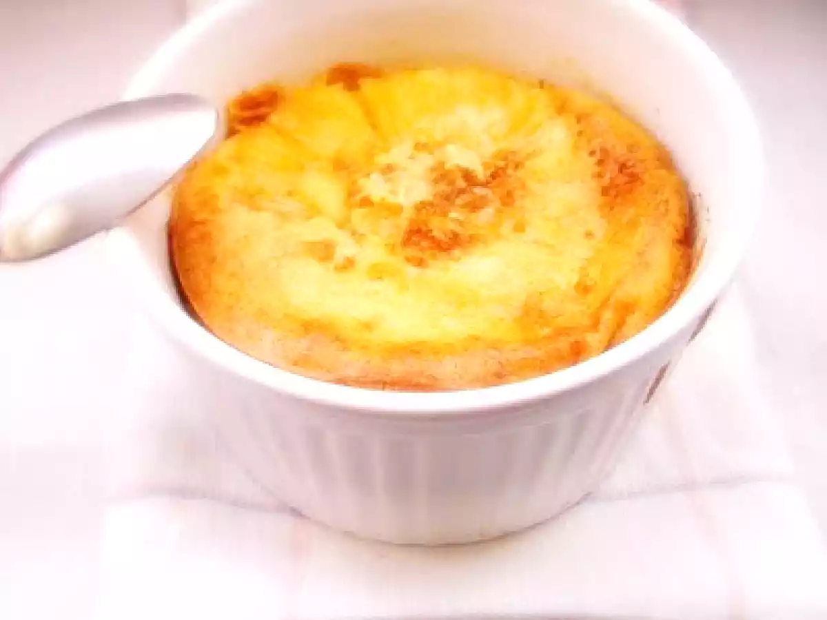 La leche de coco y suburbia: Clafoutis de coco y piña.