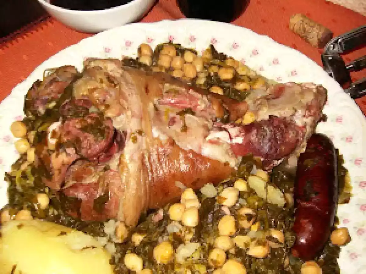 LACÓN CON GRELOS Y GARBANZOS el Hostal - foto 3