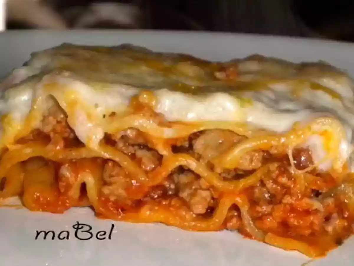 Lasagna rápida de carne con placas precocidas