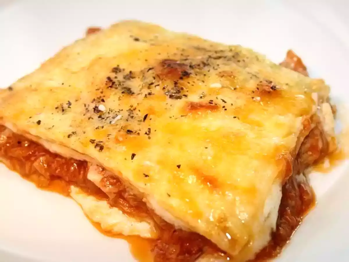 Lasaña de atún y tomate