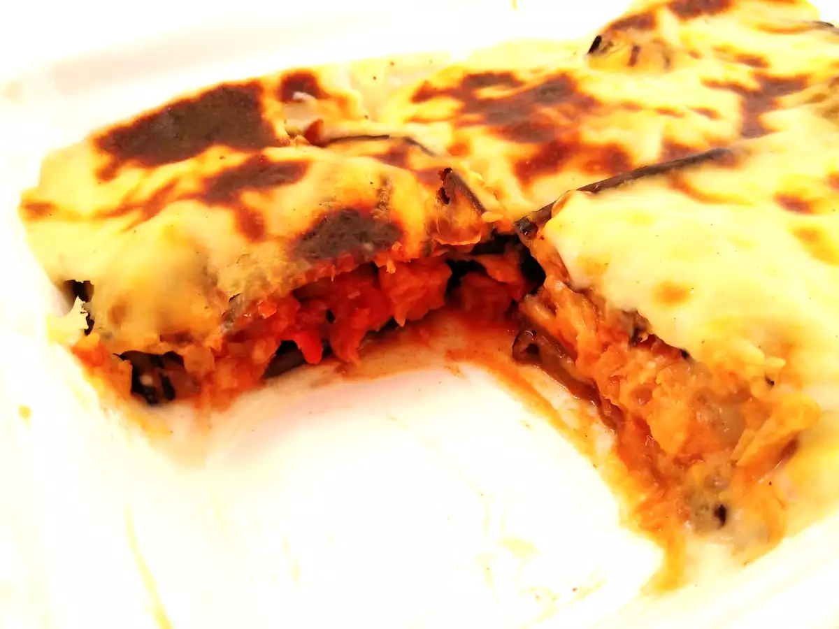 Lasaña de berenjenas y bacalao al ajoarriero, con queso de cabra - foto 2