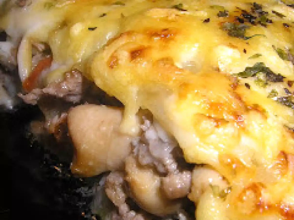 Lasaña de carne con champiñones y atún.